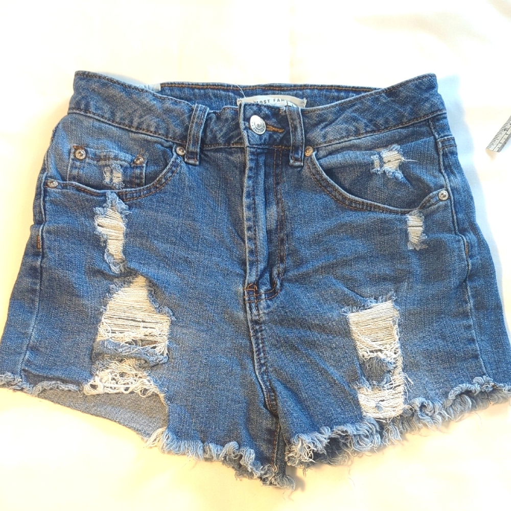 Size 1 Almost Famous Denim Cutoff Shorts